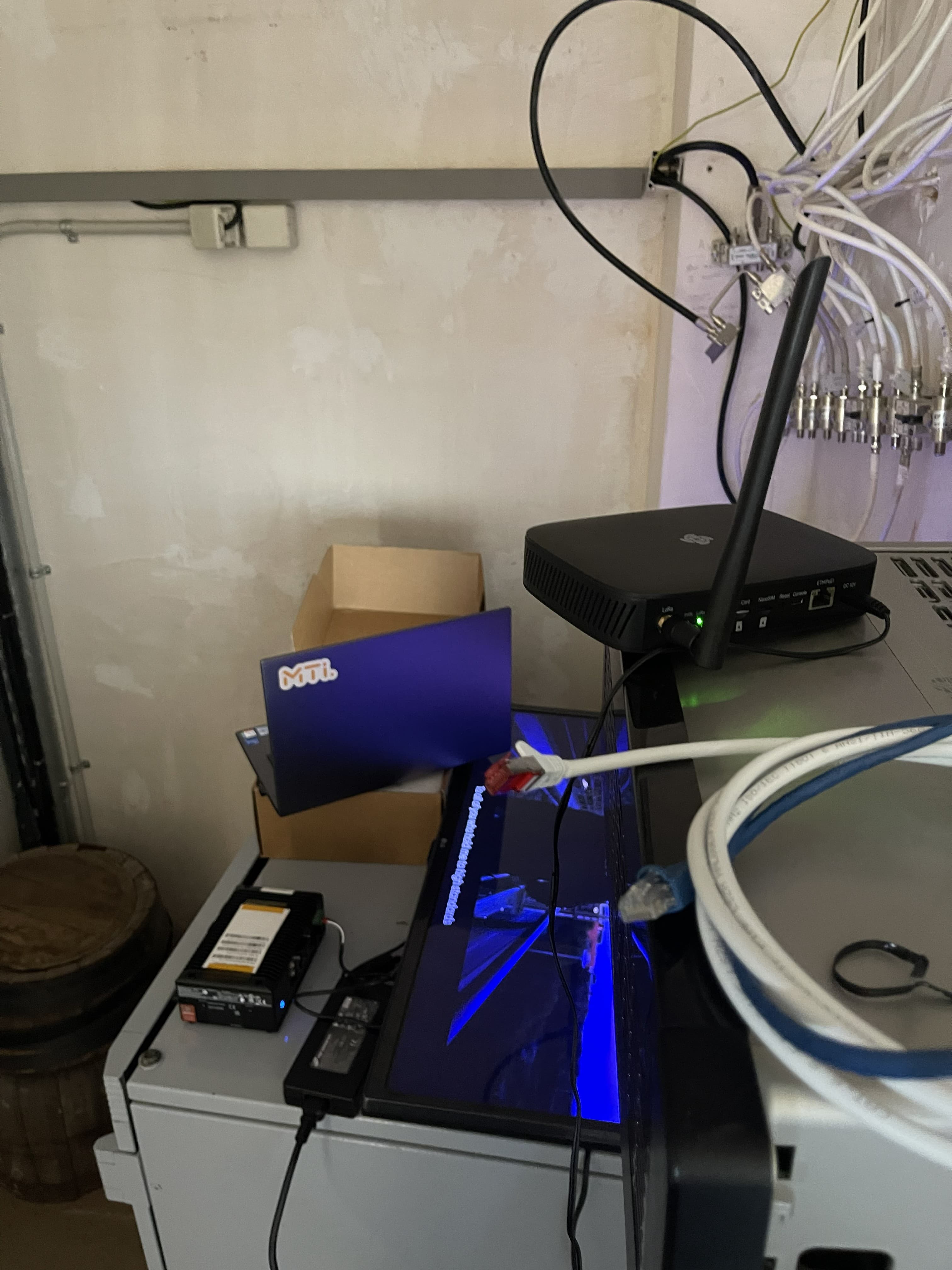 Control cabinet installation wiring